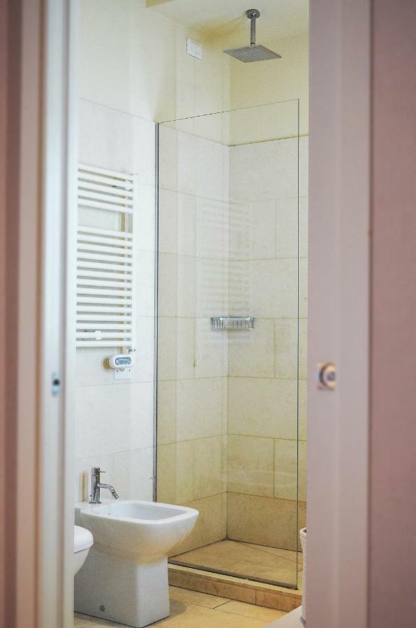 Rooms Milano Duomo Exterior foto